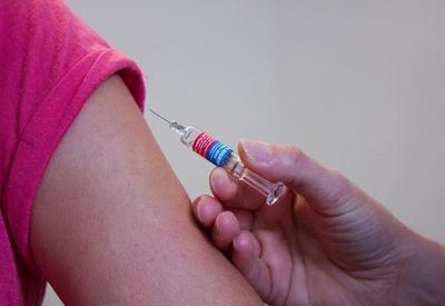 Agência europeia autoriza uso emergencial da vacina Moderna
