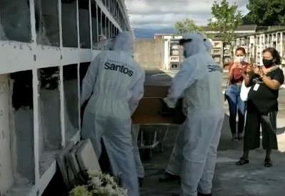 Corpos de vítimas de Covid-19 são trocados em Santos (SP)