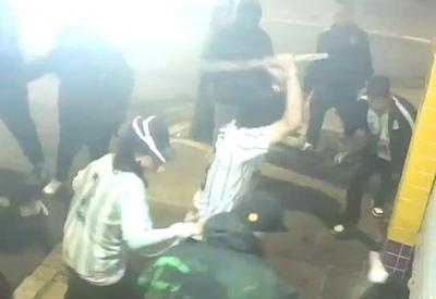 Câmera flagra agressões que causaram morte de colombiano em Porto Alegre