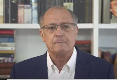 "Disputas fazem parte da política", diz Alckmin em evento do PT