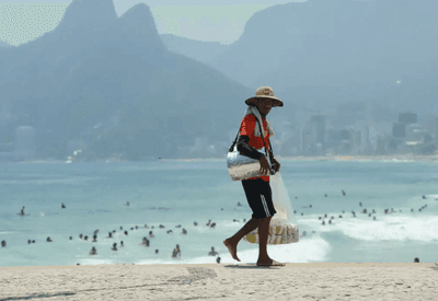 Orla do Rio vive disputa entre ambulantes; prefeitura intensifica fiscalização em Copacabana