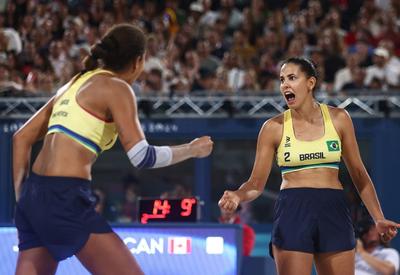 Ana Patrícia e Duda vencem dupla canadense e conquistam medalha de ouro no vôlei de praia