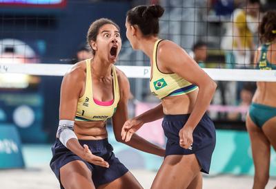 Ana Patrícia e Duda vencem dupla australiana e avançam à final do vôlei de praia