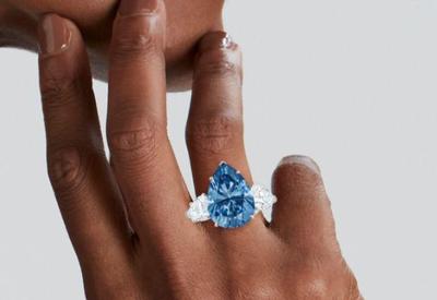 Anel de diamante azul de US$ 50 milhões vai a leilão na Suíça