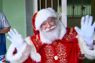 Após 25 anos presenteando crianças carentes no RJ, Papai Noel anuncia aposentadoria