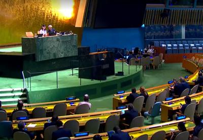 Assembleia da ONU apoia declaração que reconhece Estado palestino e condena Hamas em conflito 