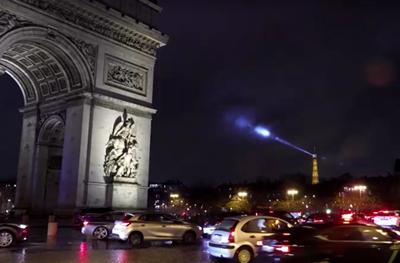 Arco do Triunfo, em Paris, é alvo de tentativa de atentado terrorista, diz Macron