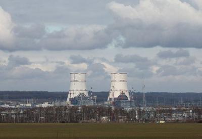 Ataque da Ucrânia atinge usina nuclear russa e provoca incêndio em terminal portuário