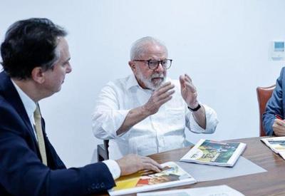 Mais de 14 mil obras estão paradas no Brasil, diz Lula