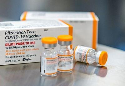 Saúde recebe mais 1,6 milhão de vacinas contra covid da Pfizer