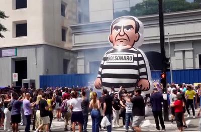 Ato em São Paulo reúne opositores de Bolsonaro após prisão 