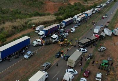 Bloqueios e interdições seguem em rodovias do Mato Grosso e Paraná