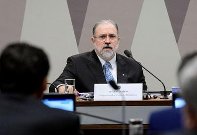 Bolsonaro diz que reconduzirá Augusto Aras na PGR