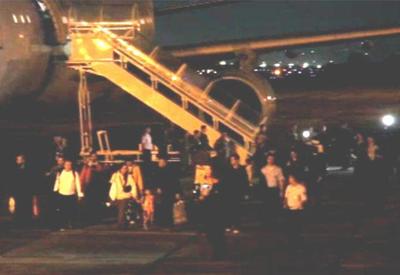 Avião da FAB com repatriados afetados pelo terremoto na Turquia chega ao Brasil