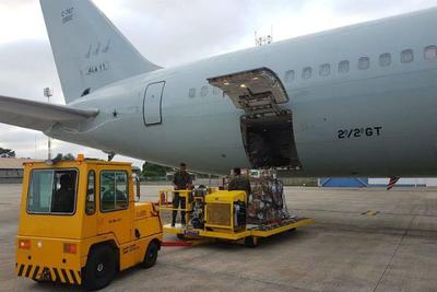 Avião da FAB com ajuda humanitária à Venezuela aguarda em Roraima