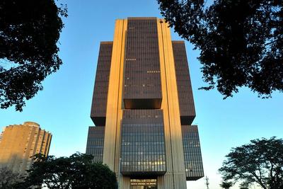 Banco Central faz dois leilões no câmbio nesta quinta-feira (12)