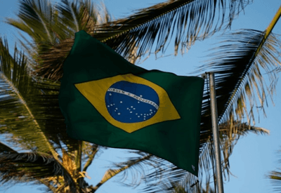 No 'X', Brasileiros sobem hashtag "RESPECT BRASIL TRUMP" em protesto a tarifaço e investigação americana sobre Pix 