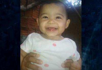 Bebê de 1 ano morre após agressões e pais são presos como suspeitos