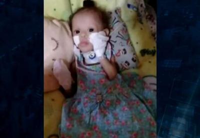 Bebê de 1 ano morre com suspeita de Covid-19 e família se revolta