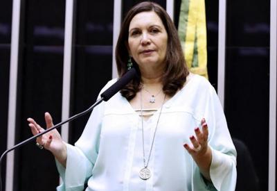 Bia Kicis é acusada de incitar crime no caso de PM morto em Salvador