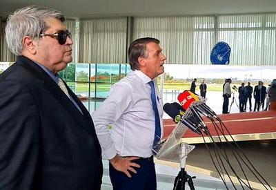 Bolsonaro sobe o tom contra Alexandre de Moraes: "Tenha caráter"