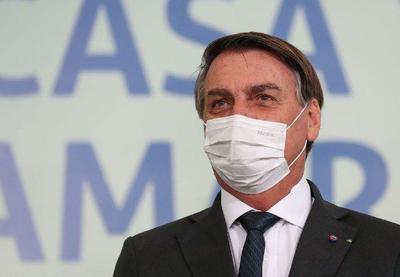 Bolsonaro afirma ser "impossível" manter auxílio emergencial em 2021