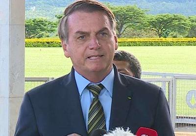 Bolsonaro anuncia ajuda aos estados e municípios para combate à Covid-19