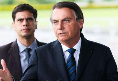 Bolsonaro assina indulto de Natal que perdoa pena de militares condenados