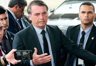Bolsonaro critica pedido de auxílio financeiro feito por governadores