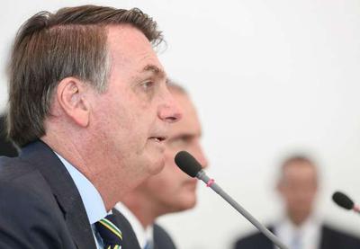 Bolsonaro diz que Guedes fica "até o último dia" de mandato