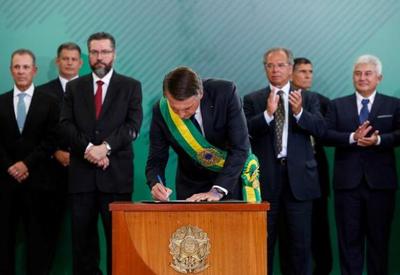 Em mil dias, Bolsonaro aumentou 2 ministérios e fez 27 trocas