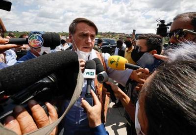Irritado com pergunta, Bolsonaro chama repórter de "idiota"