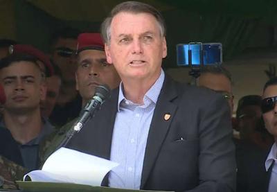 Bolsonaro lamenta a morte de Gugu Liberato e presta homenagem ao artista