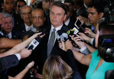 Bolsonaro pede humildade a Wilson Witzel, mas nega relação estremecida