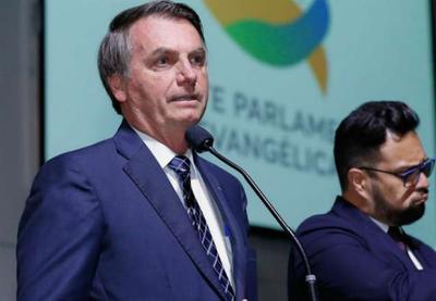 Bolsonaro sanciona lei que cria programa "Médicos pelo Brasil"