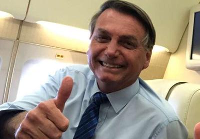 Bolsonaro visita viúva e filho recém-nascido de PM morto em São Paulo