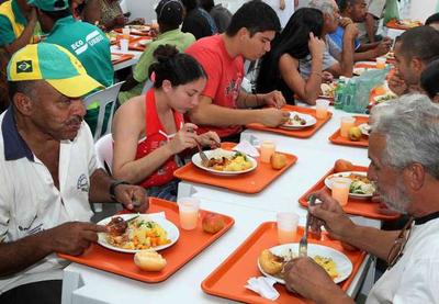 Bom Prato prorroga refeição gratuita à população de rua até julho