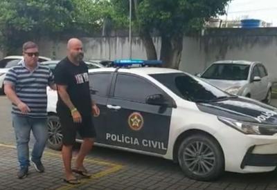 Bombeiro condenado por manter esposa em jaula é preso no Rio