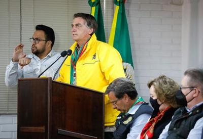 Poder Expresso: de reação de Bolsonaro a atos a programa de moradia para policiais