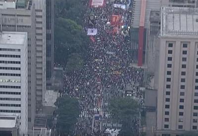 Ato contra Bolsonaro em SP reúne oposição ao governo e sindicatos