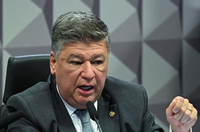 Presidente da CPMI do INSS diz ser "urgente" convocar irmão de Lula; sindicato dele foi alvo da PF
