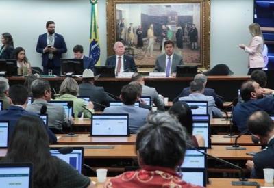 CCJ adia votação da PEC de Segurança Pública após pedido de vista