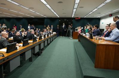 CCJ da Câmara analisa PEC que pode acabar com escala 6x1 nesta quarta-feira (22)