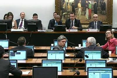 CCJ rejeita denúncia contra Michel Temer e ministros