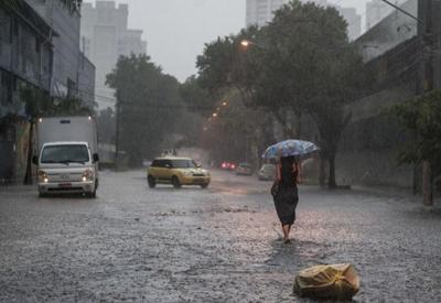 Ciclone extratropical se aproxima do sul do Brasil com ventos de até 100 km/h