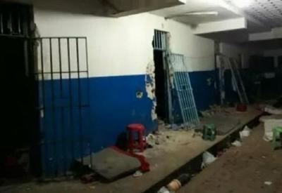 Detentos de cadeia em Pernambuco praticam fuga em massa