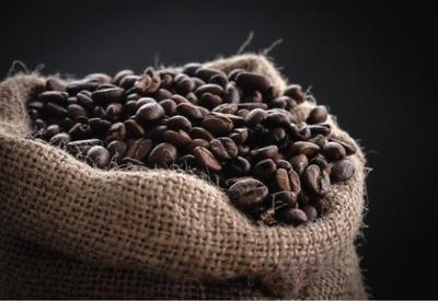 Brasil exporta menos, mas ganha mais com café em julho
