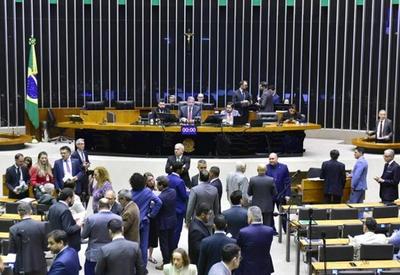 Câmara rejeita maioria dos destaques e conclui votação da Reforma Tributária