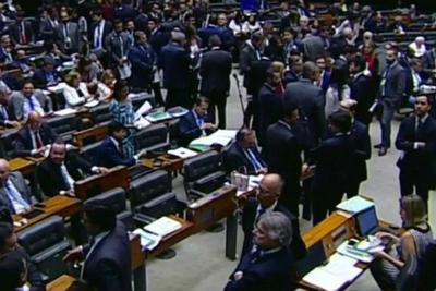 Câmara dos Deputados aprova fim das coligações a partir de 2020