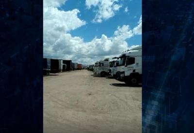 2 mil caminhoneiros brasileiros estão parados na fronteira chilena